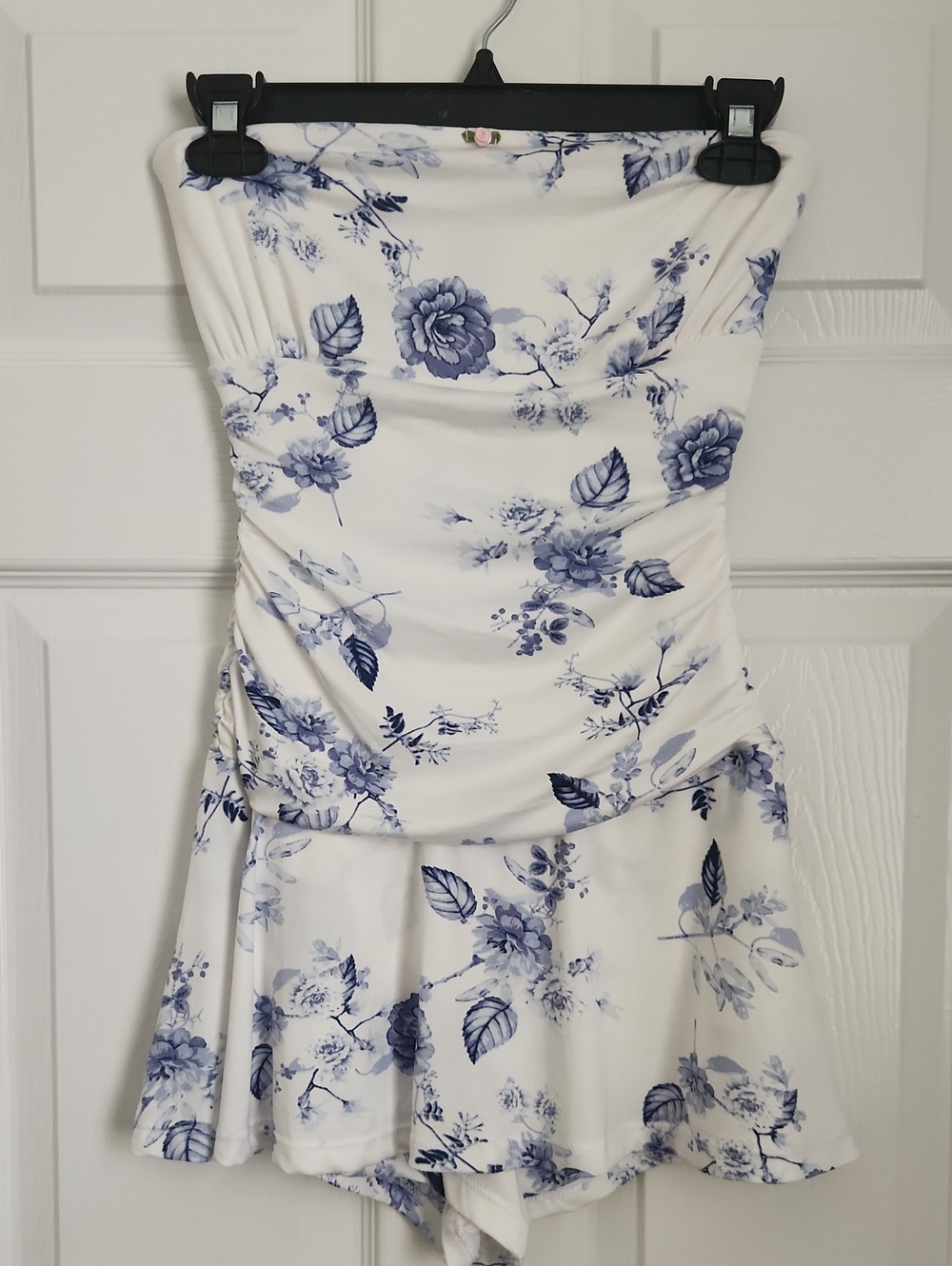 NWOT Arden B Strapless White Romper with Blue Floral Motif
